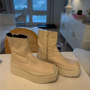 Paloma Barcelo Beige Platform Boots
